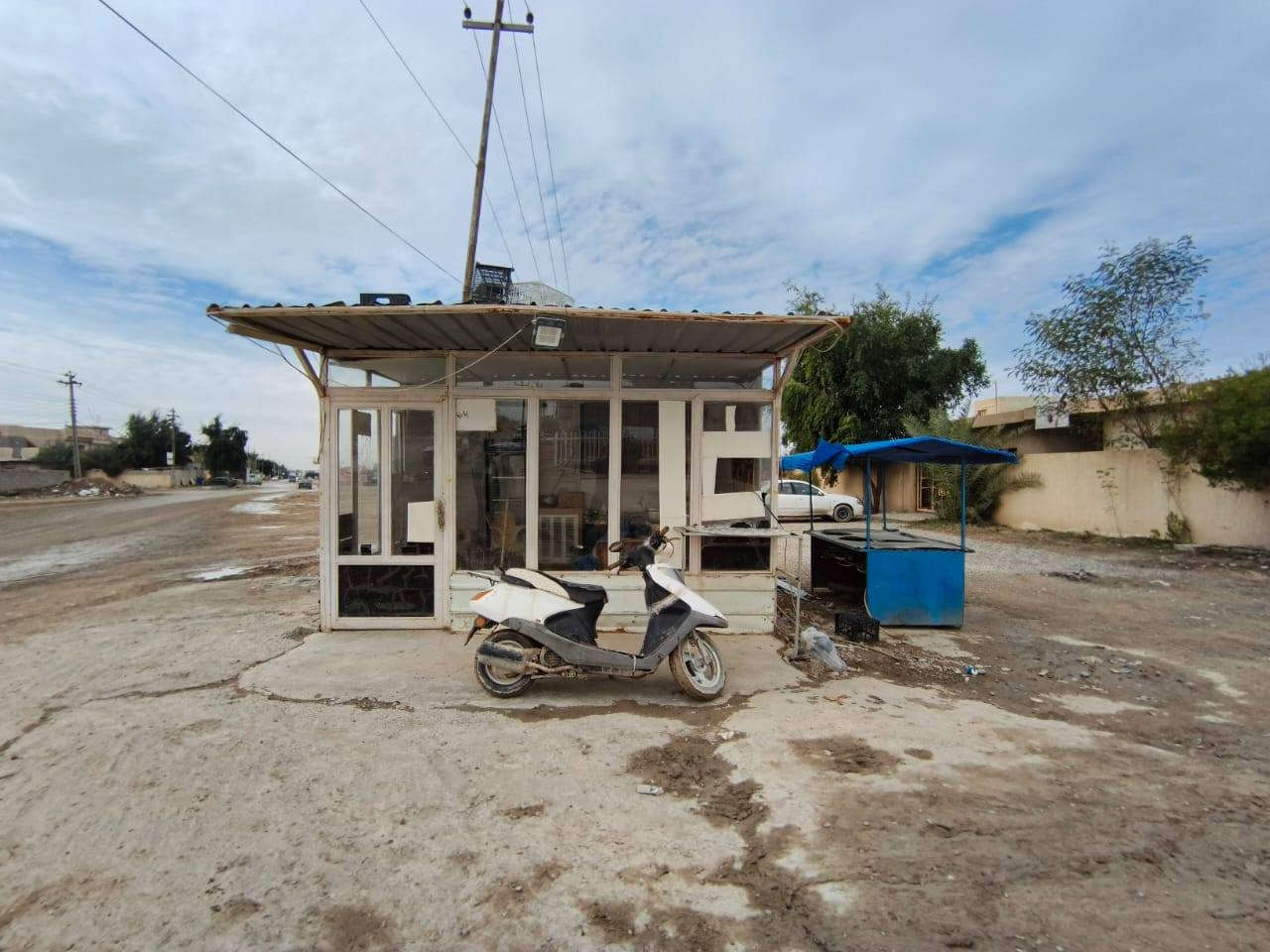 محل ٤*٤ يحتوي على حماصة حب وبراد ومبردة كله جديد العنوان القادسيه قرب مول ابن الشيخ ***********
