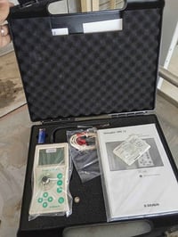 جهاز تحفيز الأعصاب المحيطية Stimuplex HNS 12 من شركة B. Braun. [1, 2] ...