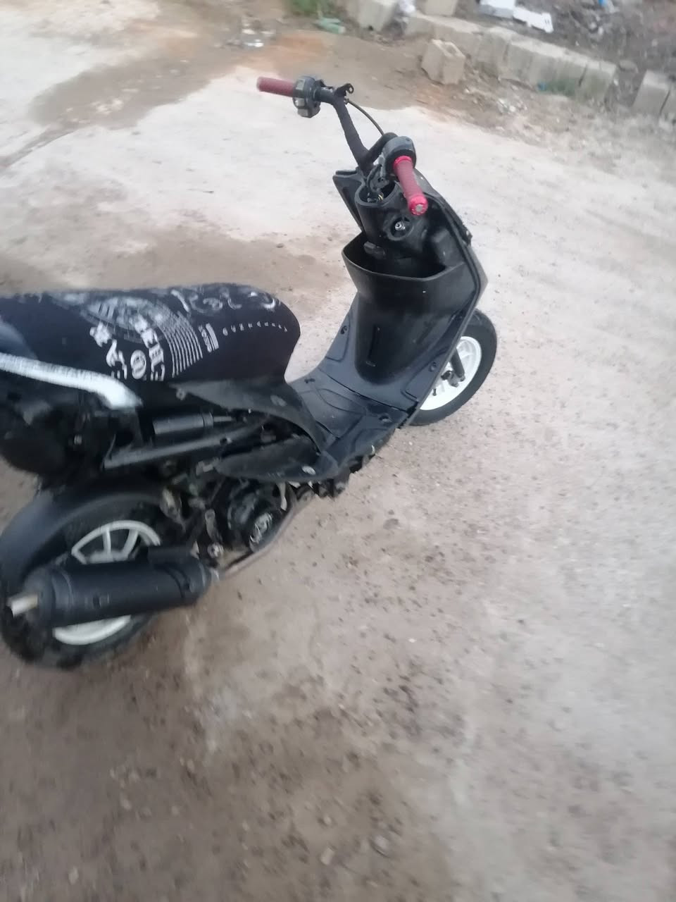 سلام عليكم 
اخوان ماكس عدله للبيع
.  ضفيره رياضي💯
. بوشه 55مزوده🪦
. قبق مال ملف ذهبي💴
. الكزوز FM تايوان🇹🇼
. دراجه نكره صلف بكل وقت☝️
. دراجه شلعتهه تشك الكاع🔕
. معدل خير من الله😴
. السعر ٤٠٠بيهه مجال بصيط مال جيتك💸
. رقم *********** س  حمودي  الواوي 🎲
