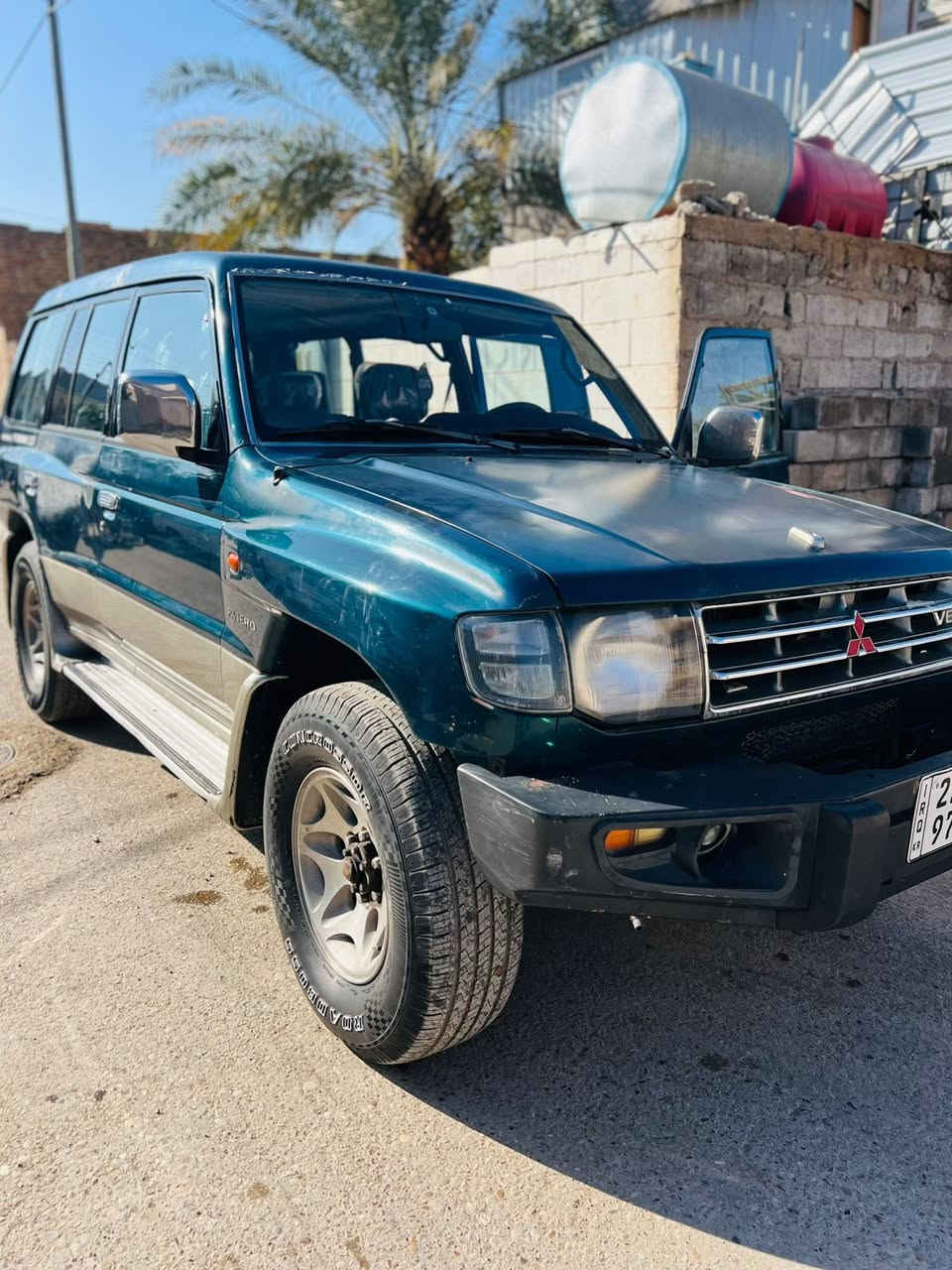 سلام عليكم باجيرو 2000 رقم اربيل بدون صبغ بلاديه محرك 6 سلندر تبريد  خلفي وامامي تخم تيرات باتري جديد دوشمه جلد وقماش كل نقص مابيها سعر 70 بسمي كبل تحويل تريد وكاله مكان ديالى ***********
