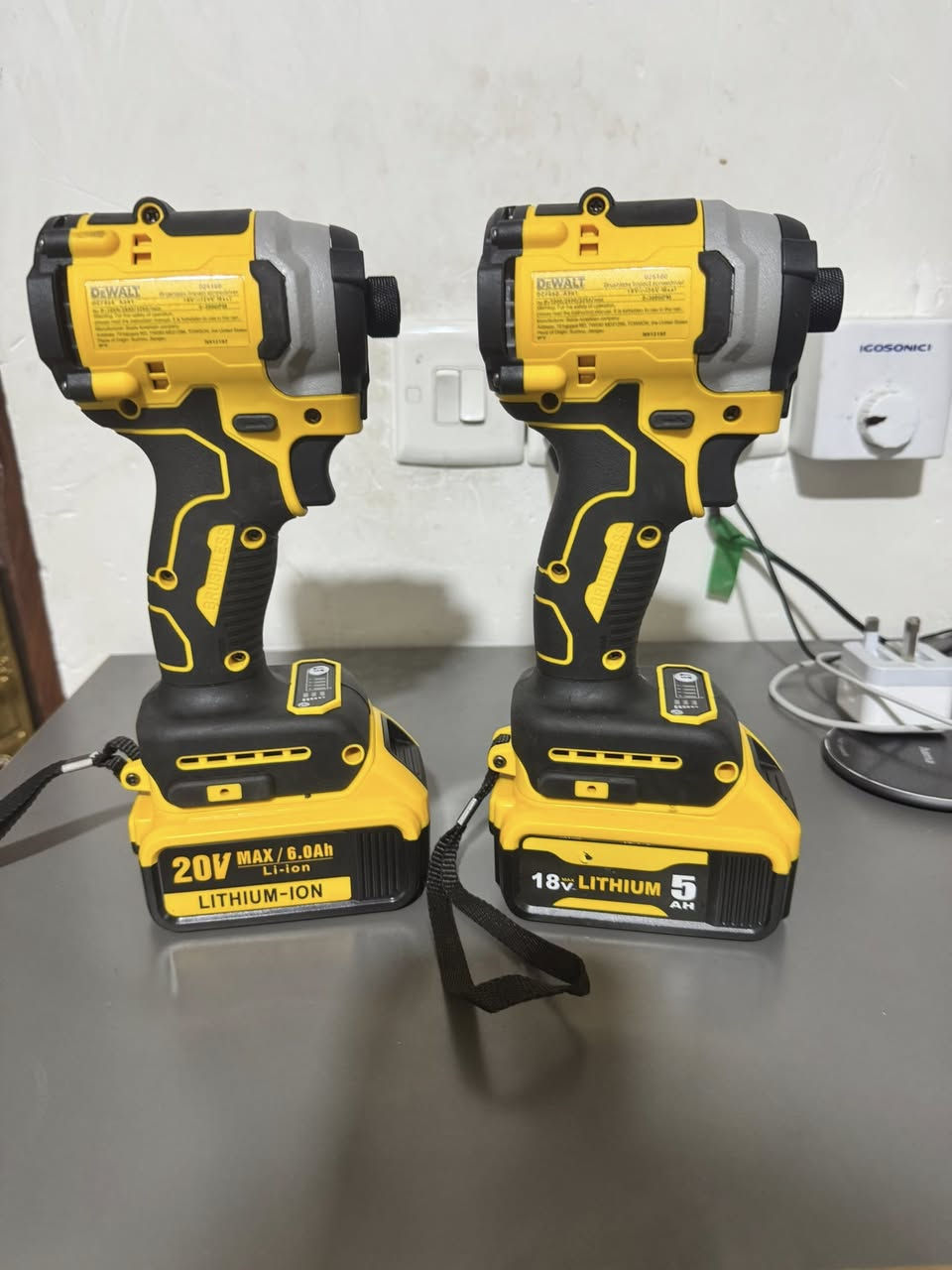 تحياتي للجميع. 
دريل امباكت. امزون.   معه شاحن. وبطاريه.    
السعر. ١٢٥ الف.


**إذا كنت صاحب هذا الإعلان وتريد حذفه لأي سبب، رجاءا أرسل رسالة إلى الدعم الفني**