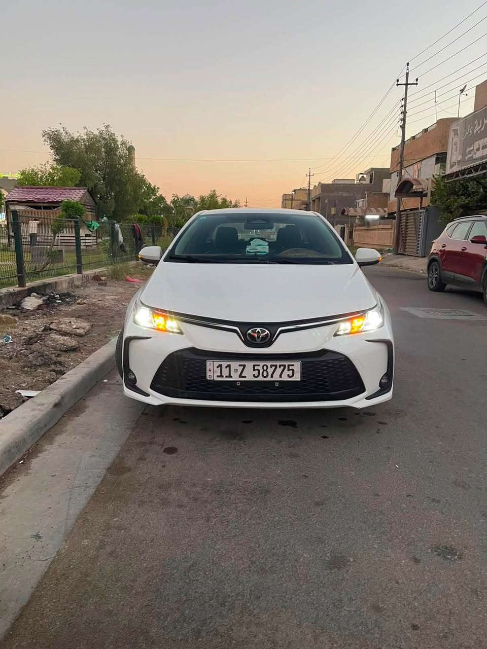 السلام عليكم
كورلا هايبرد 2025 شكل الخليجي 
للبيع 
رقم بغداد 
داخل اسود 
ماشيه 33 الف 
بصمة تشغل وابواب
سلايد
رادار وتحديد مسار
كامره خلفيه
وباقي المواصفات المعروفه 
السيارة نظيفة وجاهزة 
تفاصيل السيارة بالسونار
السيارة بيها بارد بسيط بلباب وجزء بسيط من الدعامية الخلفية صبغ.
السعر 153 $ وبيه مجال بسيط 
‏***********‏
***********
