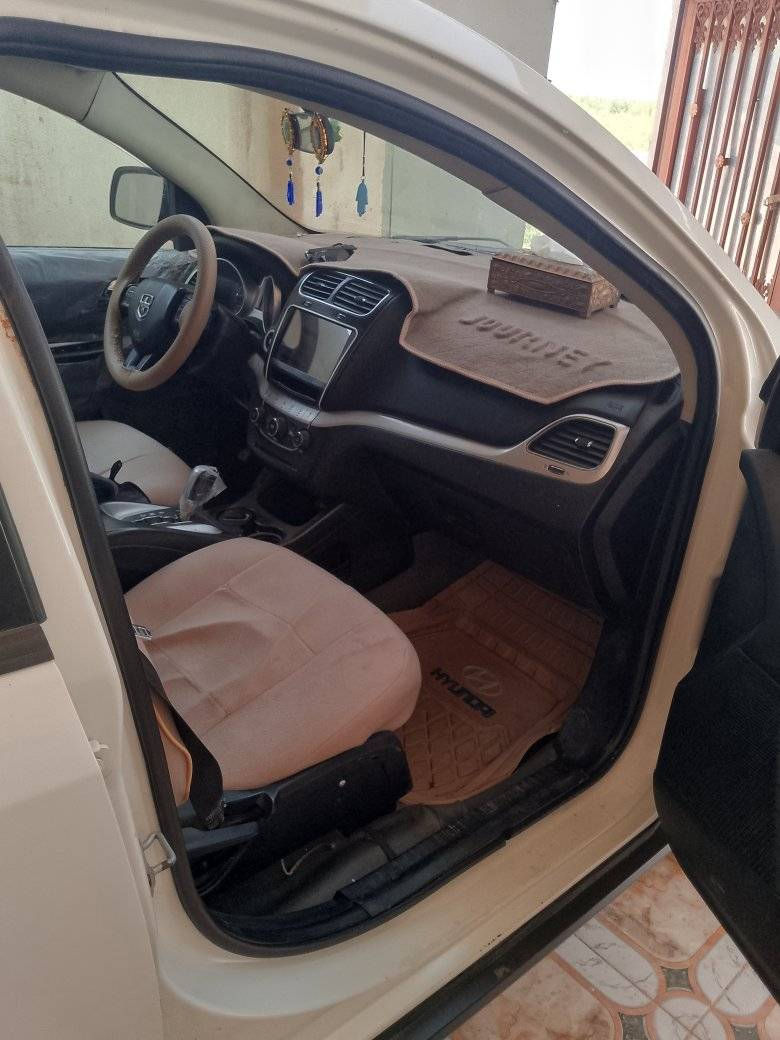 سلام عليكم سياره دوج جورني مديل  2015 محرك 2400 شاش كبير 7راكب تبريد 3 قطع راقم نكليزي ذي قار  سنويه الحد 2030سياره بيه هواي موصفات نضيفه معنه كلمه سعره 137مكان ذي قار سوق شيوخ  راقم *********** حادثه جاملغ جهت سايق مبدل
