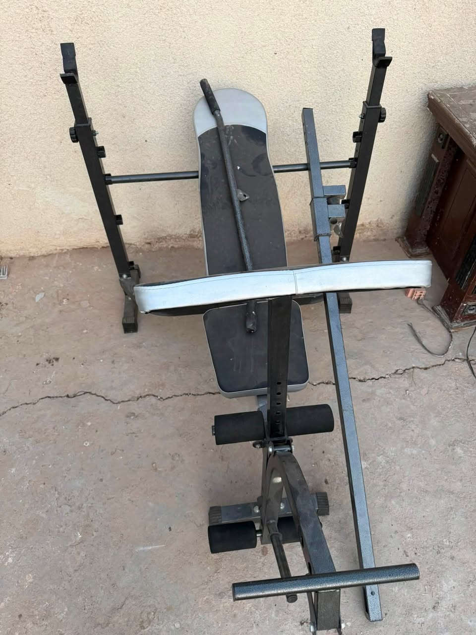 جهاز بنج كامل اعلا واسفل ومستوي وبيه هم سحب بكره  اريد ابيع مستعجل كلش الشراي يتصل عل ***********
