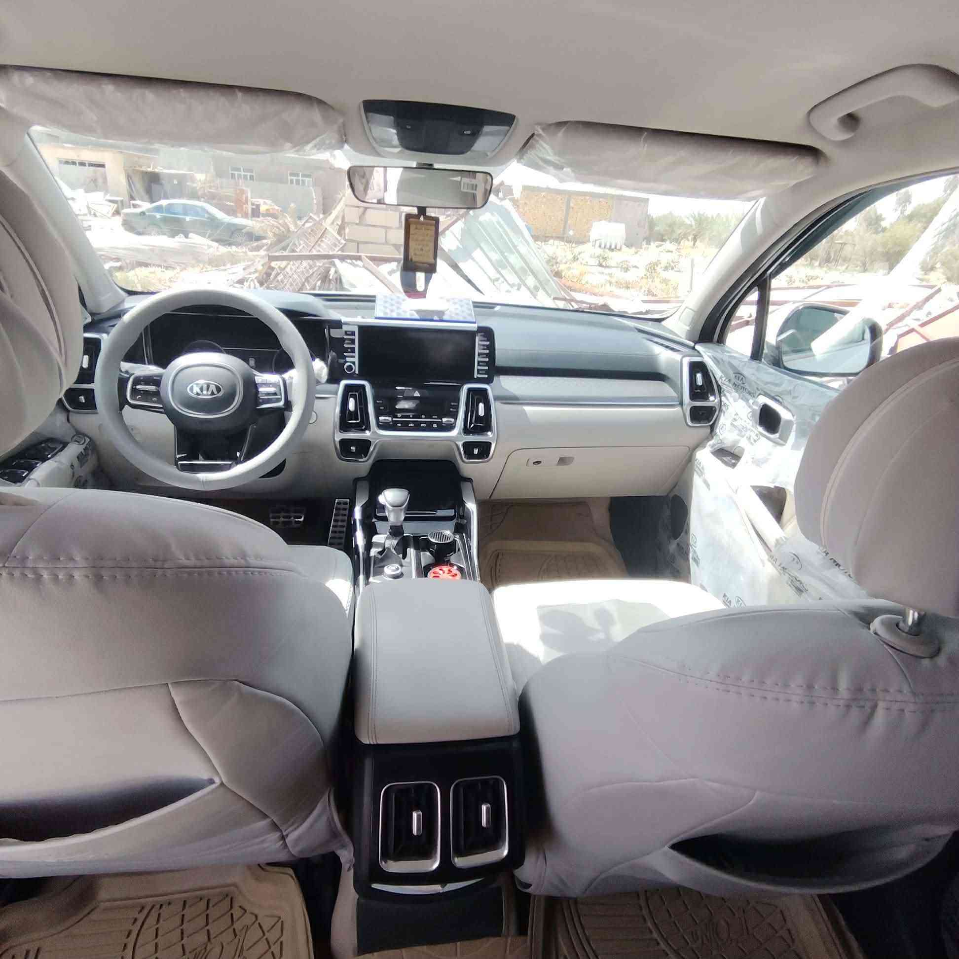 🚗 للبيع: كيا سورنتو 2021
📍 مكان السيارة: كربلا
📞 للتواصل: ***********
💰 السعر:255 ورقة 
📊 المسافة المقطوعة: 92ألف كم
🛠️ المحرك: 6 سلندر 

⚠️ حالة السيارة
• وارد خليجي ✅ 
• كفالة عامة بدون أضرار ✅

⚙️ المواصفات:
• 4 أنظمة قيادة 
• 5 ويل كب
• بصمة تشغيل
• تشغيل عن بعد
• تحكم ستيرن كامل
• كاميرا خلفية
• شاشات خلفية
• ثلاث قطع تبريد
• مقاعد كهربائية
• صندوق كهربائي
• إطارات جديدة
• والعديد من المواصفات الأخرى

