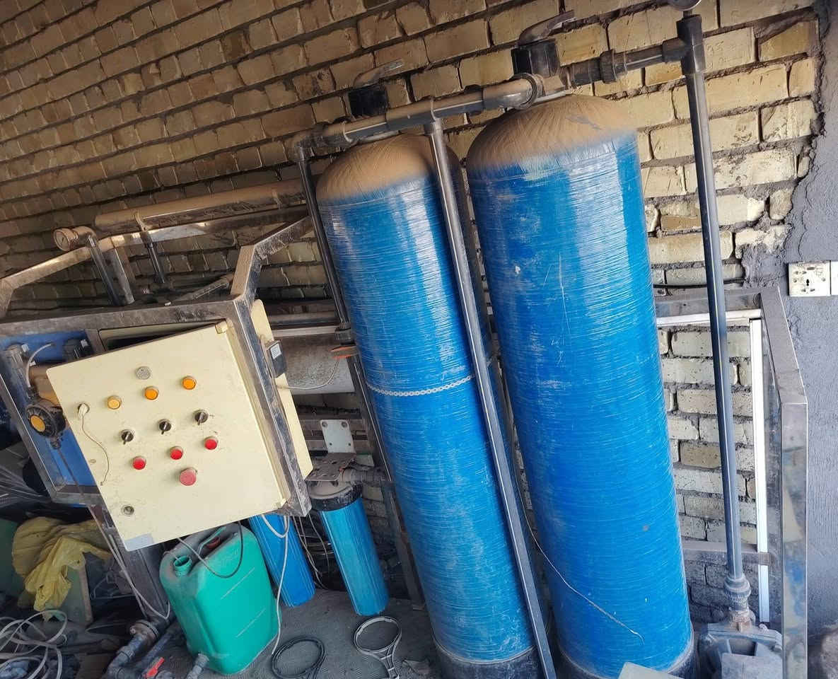 محطه مياه ارو ام 1000 الف لتر في الساعه للبيع
مستعمله شي قليل وصارلها فترة ما مشتغله 
ماطور عامودي إيطالي
ماطور أفقي إيطالي
هيكل المحطه ستيل ضد الزنجار ارقى نوعيه
السعر 23 ورقه وبيها مجال
العنوان بغداد جسر ديالى (الكرغوليه) 
الاستفسار ***********
