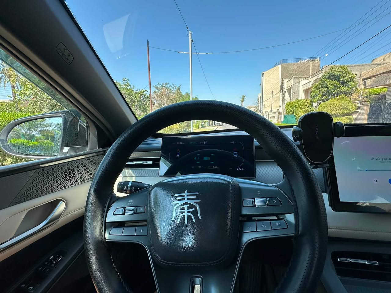 السلام عليكم byd موديل 25 السياره خير من الله ومصروف عليها سكوبات ارضيات حوضيه دوشمه جديده واقيات السياره جاهزه من كلشي  صارف عليها 750 الف ماشيه 8 الاف السعر 18,500 وبيها مجال مكاني بغداد حي الجهاد الرقم ***********
