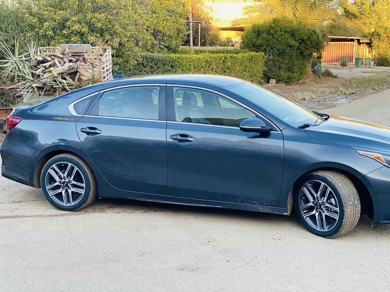 سلام عليكم فورتي موديل 2019وارد أمريكي للبيع  موصفات EXمحرك دوش 3وضعيات قياده مانع انزلاق مثبت سرعه مثبت مسار تدفى كشنات  تبريد قطعتين بصمه  سياره فول من عده فتحه سياره خير من الله ايرباكات سليمه سعر 135وبيهً مجال بغداد راشديه 
***********

***********
