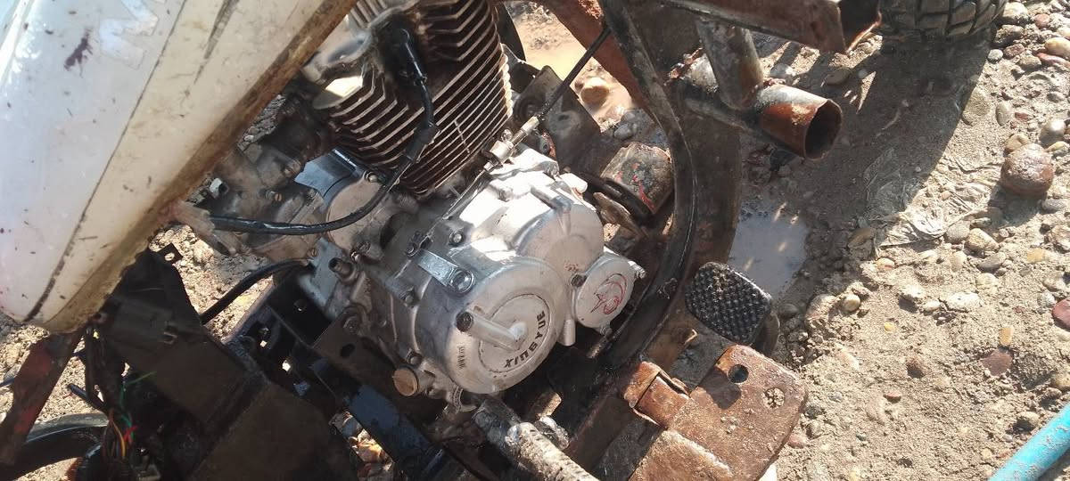 ستوته للبيع شغاله بس عايزهه البرك مالهه عايزو التيول اركبه ملحومه بس باج مضبوط ابيع هلموجود السعر 300 بيهه مجال ويرهم مراوس حسب الغناعه المكان الجدعه ***********
