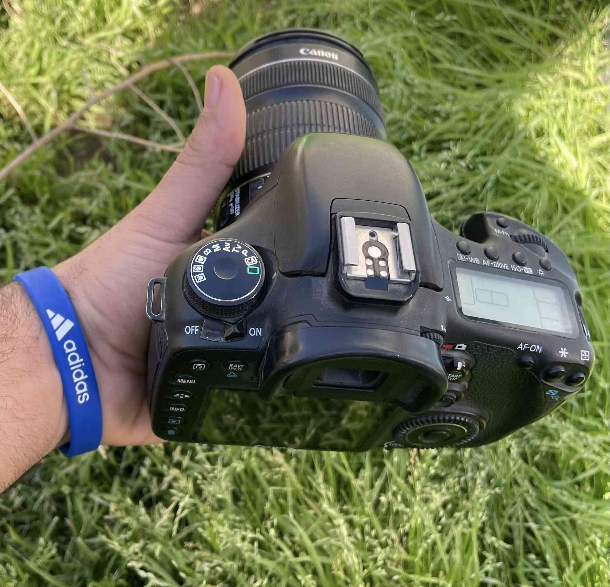 للبيع كانون 7D
Canon

7D

الملحقات 

شاحنه 

بطاريه

رام 16 كيكه الاصلي 

عدسة (135.18) اوتو فوكس

حزام كتف 

الكامرا استخدام كلش بسيط 

نظافة 100%

المكان بغداد للاستفسار اكثر السعر ***********
