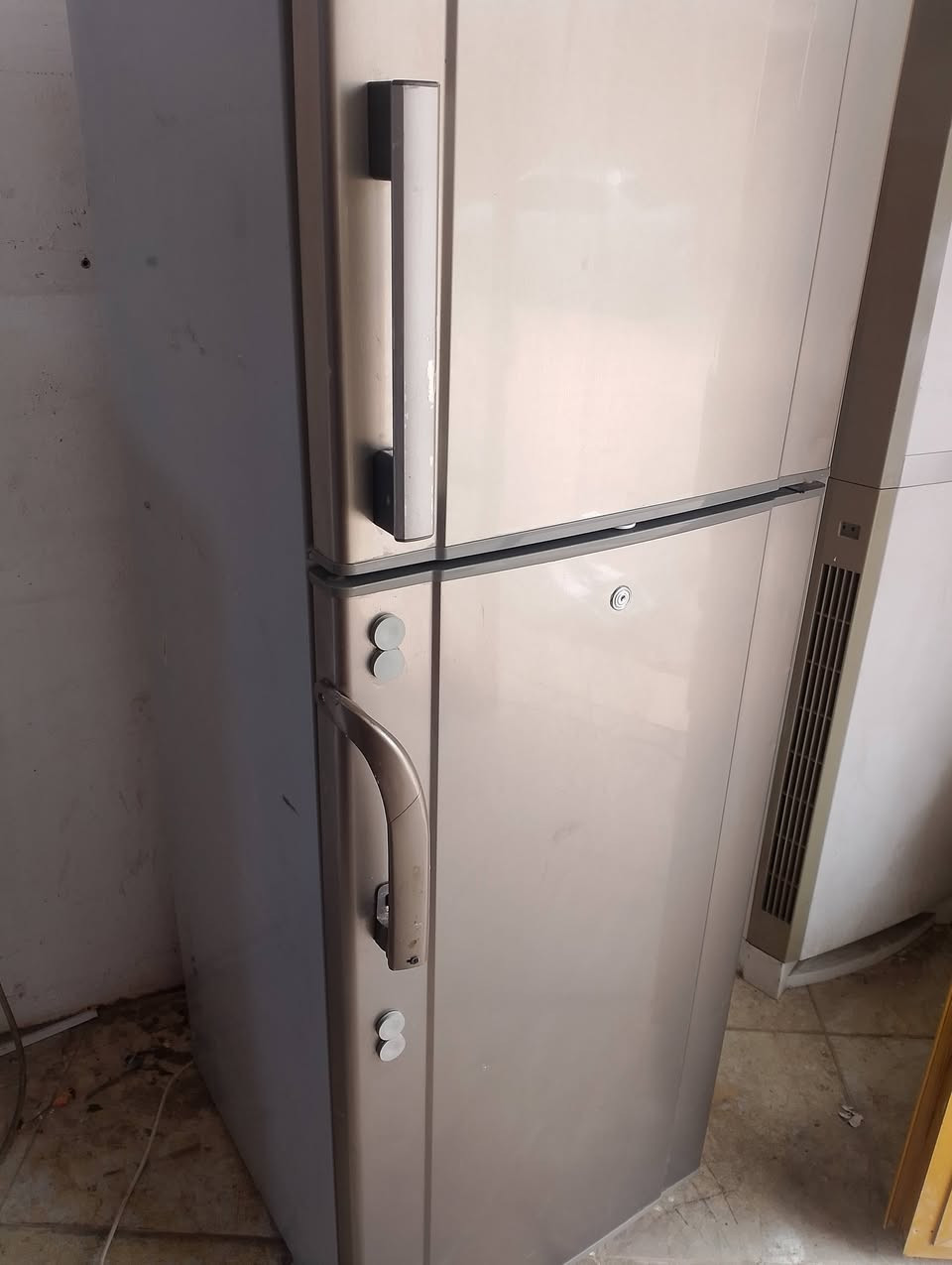 ثلاجه حجم 16 قدم نضافه وتجميد وتبريد فول نظافه 100 💯 شرط الفحص والظمان شهر السعر 200


**إذا كنت صاحب هذا الإعلان وتريد حذفه لأي سبب، رجاءا أرسل رسالة إلى الدعم الفني**