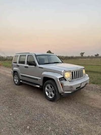 لبرتي 2008 بدون حادث بدون صبغ بيها ملاحظات بسيطه وبالعراق واكعه عليها ...