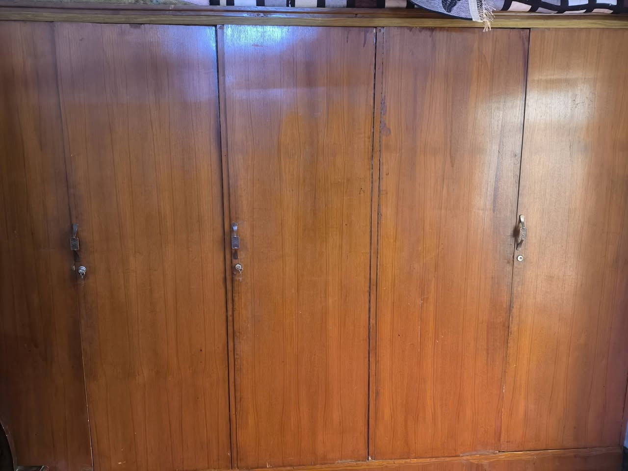 ابيع شلع
ثلاجه .كمفيره.كاونتر .كنتور. جهاز فلتر ماء.
مكاني القادسية قرب الزراعة 
***********
