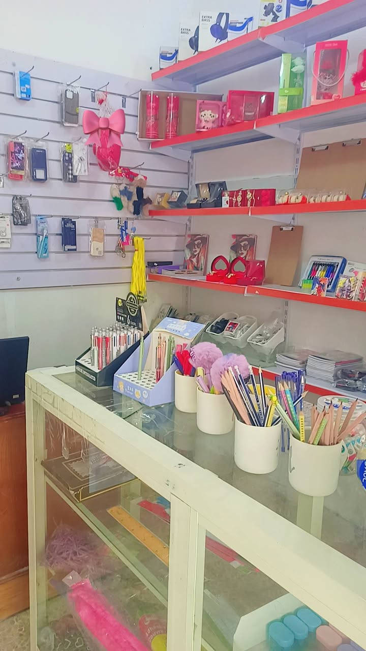 محل قرطاسية وهداية للبيع
موصل حي التنك (الرافدين) مدرسة الرسل 
المحل قريب على ٦ مدارس
 سبب البيع عدم التفرغ عندي اسواق 
بسعر مناسب جدا 
باقي التفاصيل على خاص 
او الاتصال على رقم ***********
