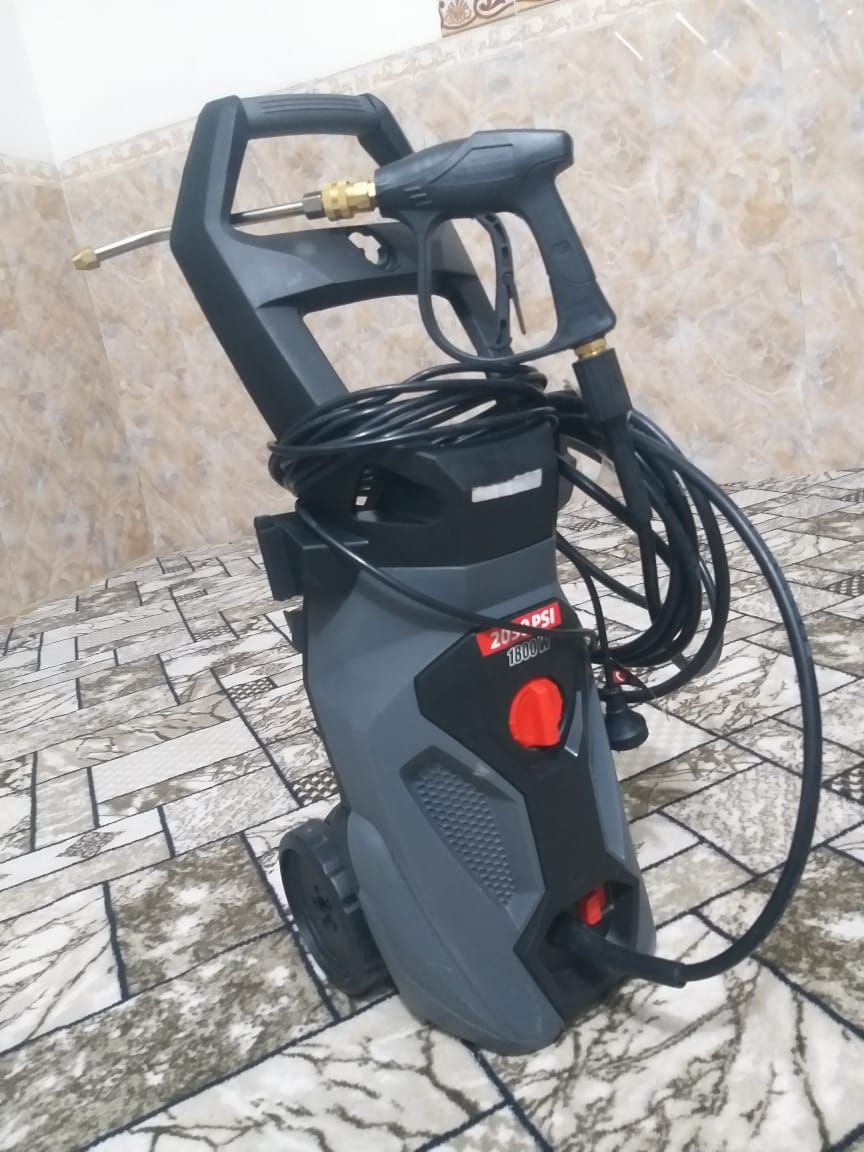 السلام عليكم فارات للبيع العدد 2االسوده باله اوزيتو  75الف نهايته مع توصيل والصفره 55قفل مع التوصيل وعل فحص استفسار ***********
