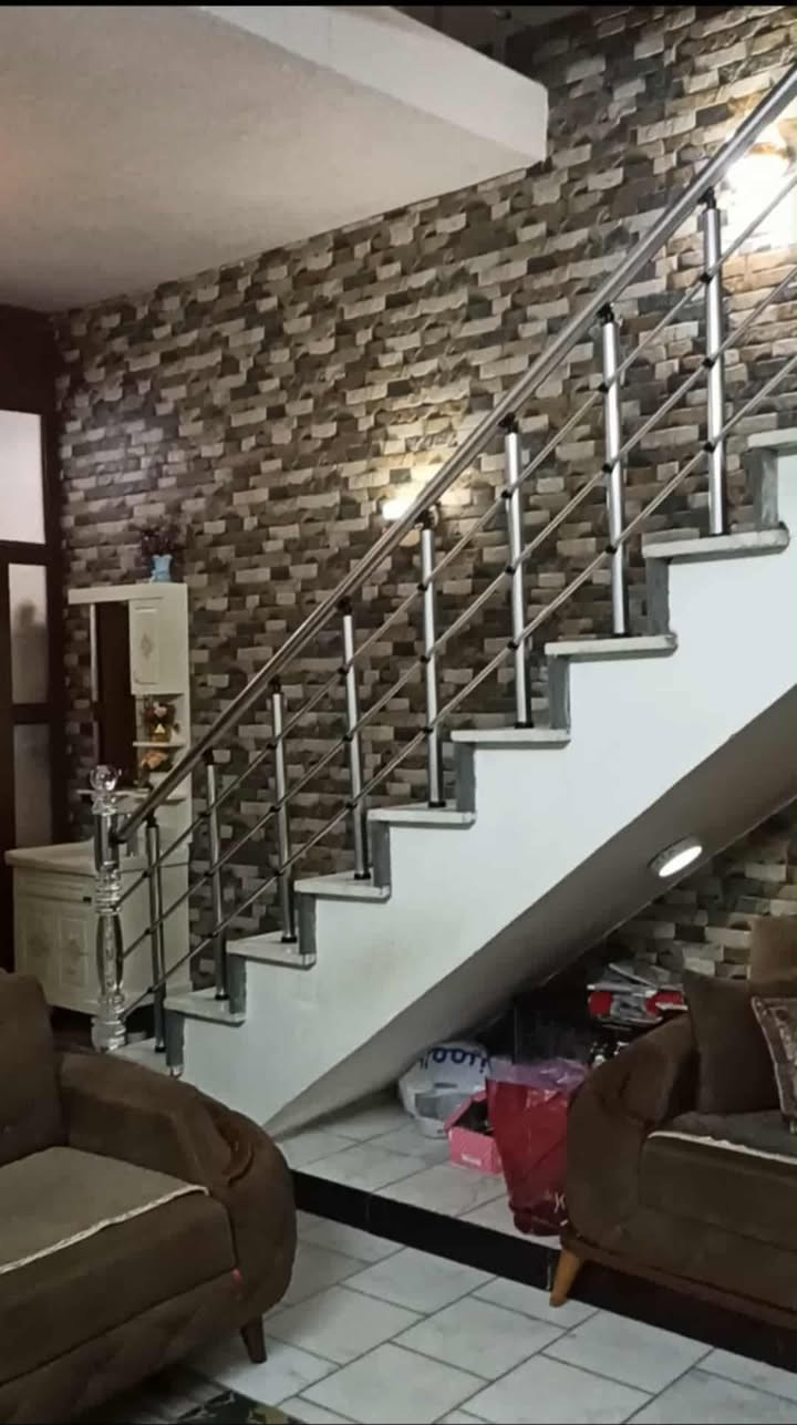 ⭕ دار للإيجار ⭕

🏡 دار سكنية بمساحة 100 متر
📍 البكرلي - قرب جامع سلمان المحمدي

✨ موقع مميز جداً✨

📞 للاستفسار أو لعرض عقار (طابو صرف، زراعي، تجاري، سكني، بيع أو إيجار) راسل الصفحة أو اتصل على:

☎️ ***********
📲اتصال + واتساب

📍 عنوان مكتب الثقة للعقار
 بابل - الحلة - الكرامه حي الحسين

🤝 ثقتكم أساس نجاحنا 🫆✨

#مكتب_الثقة_للعقار #عقارات_بابل #بابل #عقارات
