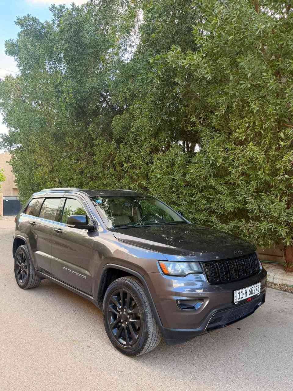 سلام عليكم
جيب لمتد 2020 
موصفات اللمتد معروفة
فتحه بنوراما 
كشنات تدفئة تبريد 
جنطه كهرباء 
رادارات جوانب 
تشغيل عن بعد 
حادث قطعتين ورأس شاصي ايسر 
مكان بغداد شارع فلسطين
رقم *********** بيع ا بغداد, العراق
