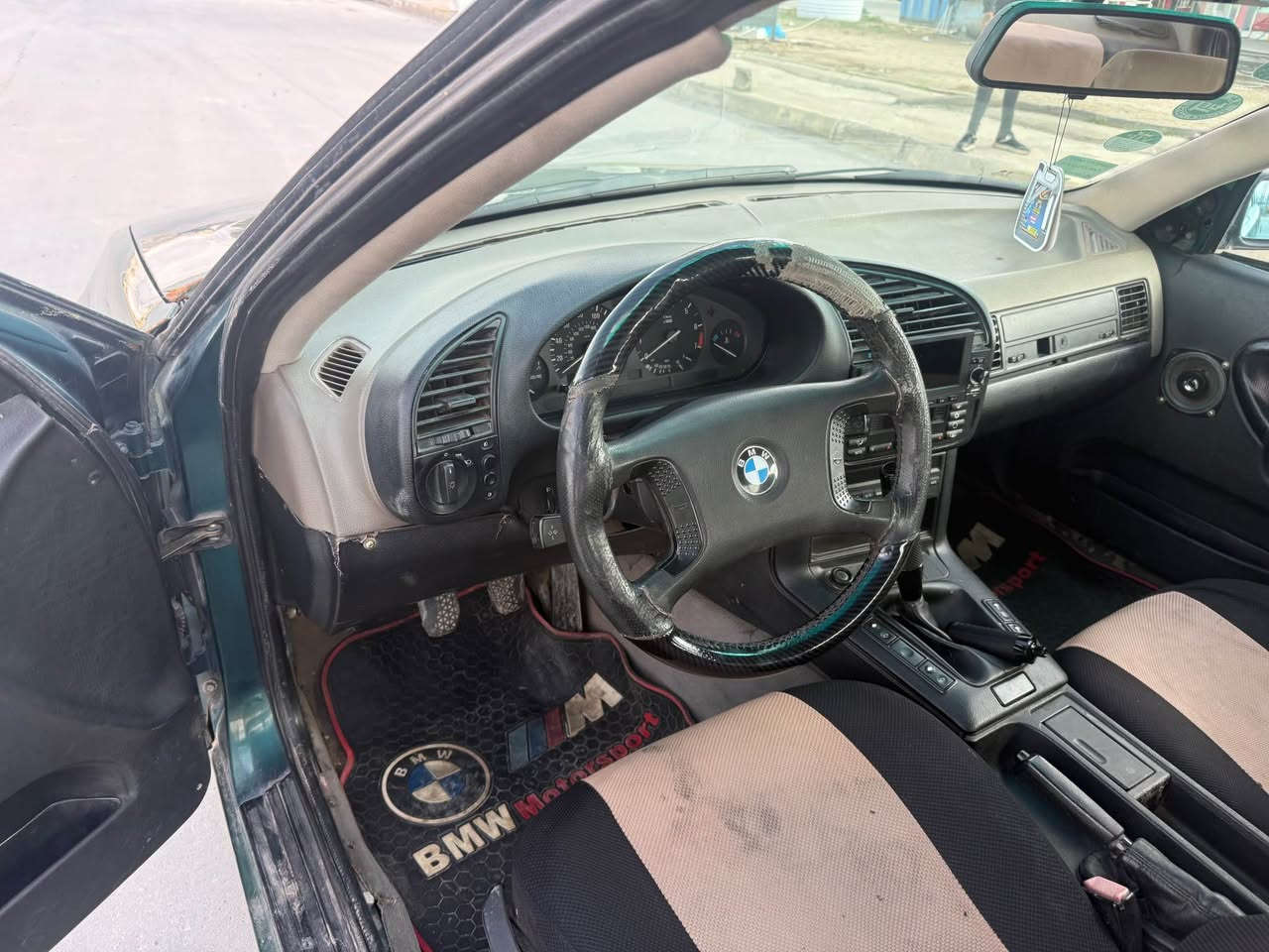 بي ام موديل ١٩٩٣وقم كركوك شرط تحويل وكالة كير ومحرك بل شرط صدر جديد اطارات جديد كهربائية كولة شغال محرك ٥٢٥كير عادي سعره ٢٧وبيها مجال *********** كركوك, العراق
