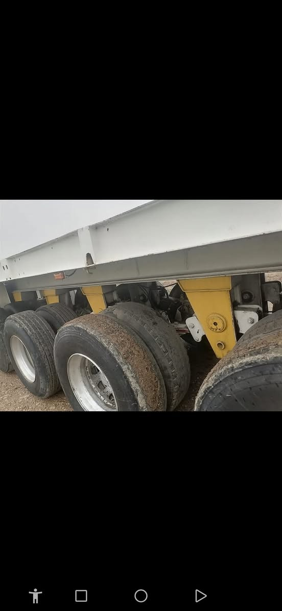 السلام عليكم عربانه للبيع حداديه اربع محاور 4 شاص 16 دنانيل 14 طول 13 ونص50  تخم تاير مكان ديالى كنعان ***********
