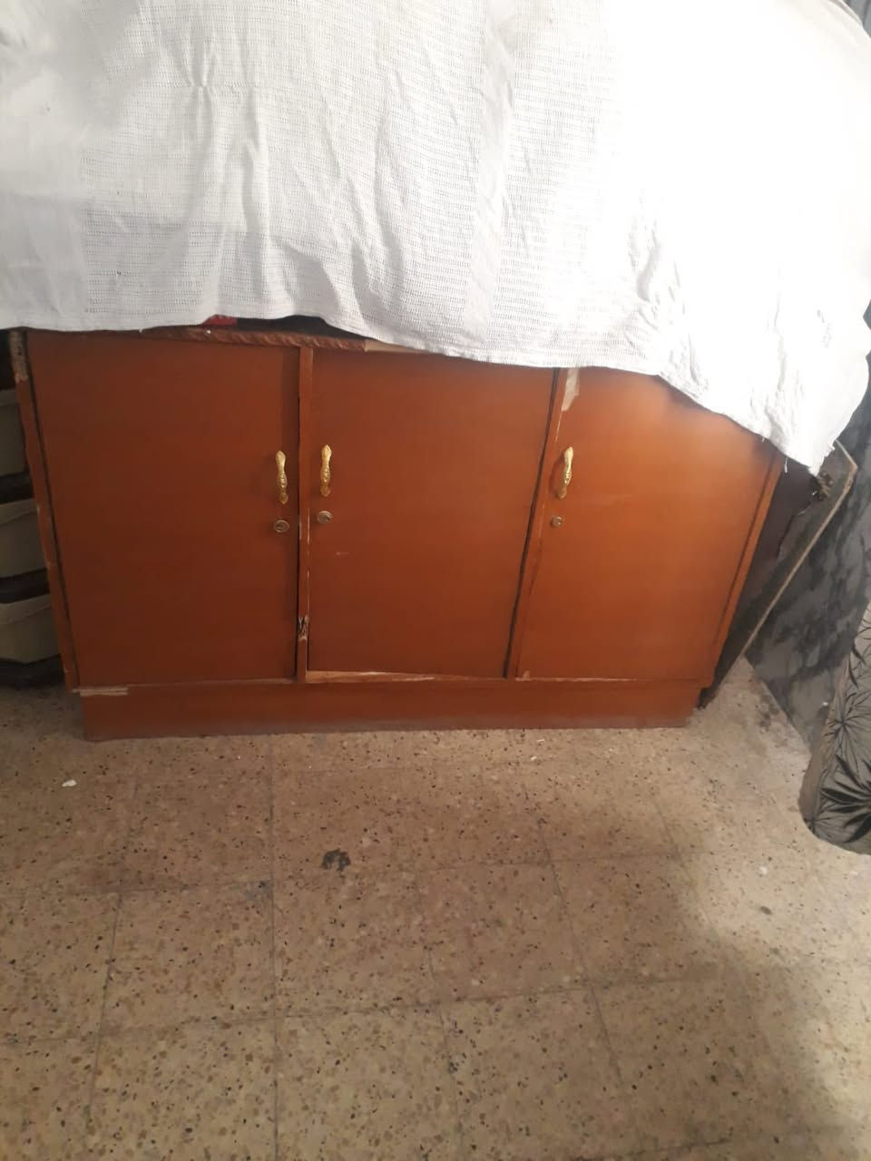 غراض للبيع الغرفه ب 175 مرجوحه ب 15 جرابي ام نفر هيه ودوشك الوحده 35 بلازمه حجم 43 بس صوت مابيهه عطلهه بصيط وام نت ومن ذن اوليات بوفيه ب 40


**إذا كنت صاحب هذا الإعلان وتريد حذفه لأي سبب، رجاءا أرسل رسالة إلى الدعم الفني**