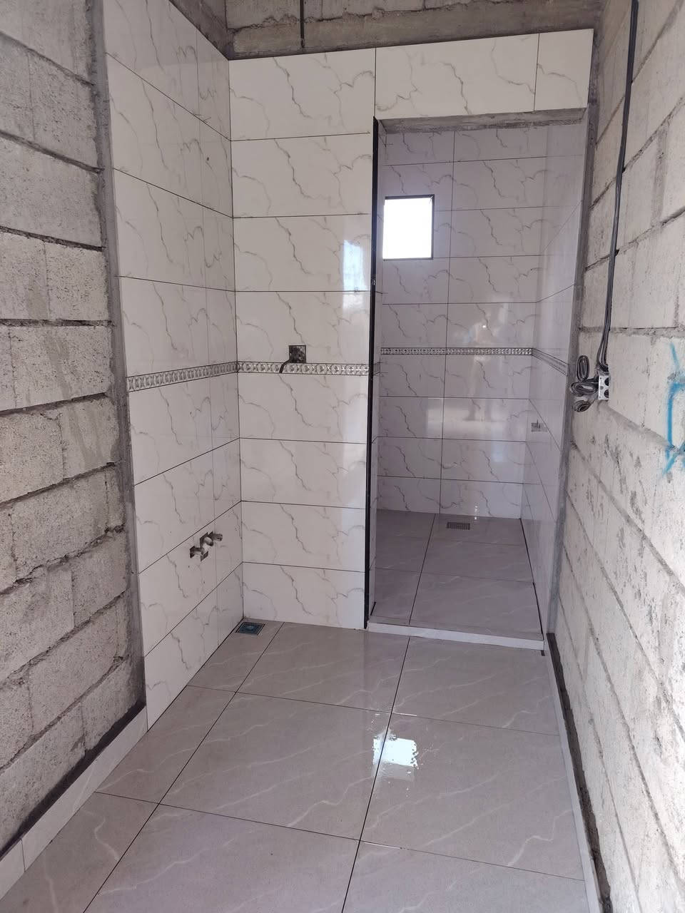 سلام عليكم اسطه سيراميك شغل شرط اشراف هندسي لتواصل ***********
