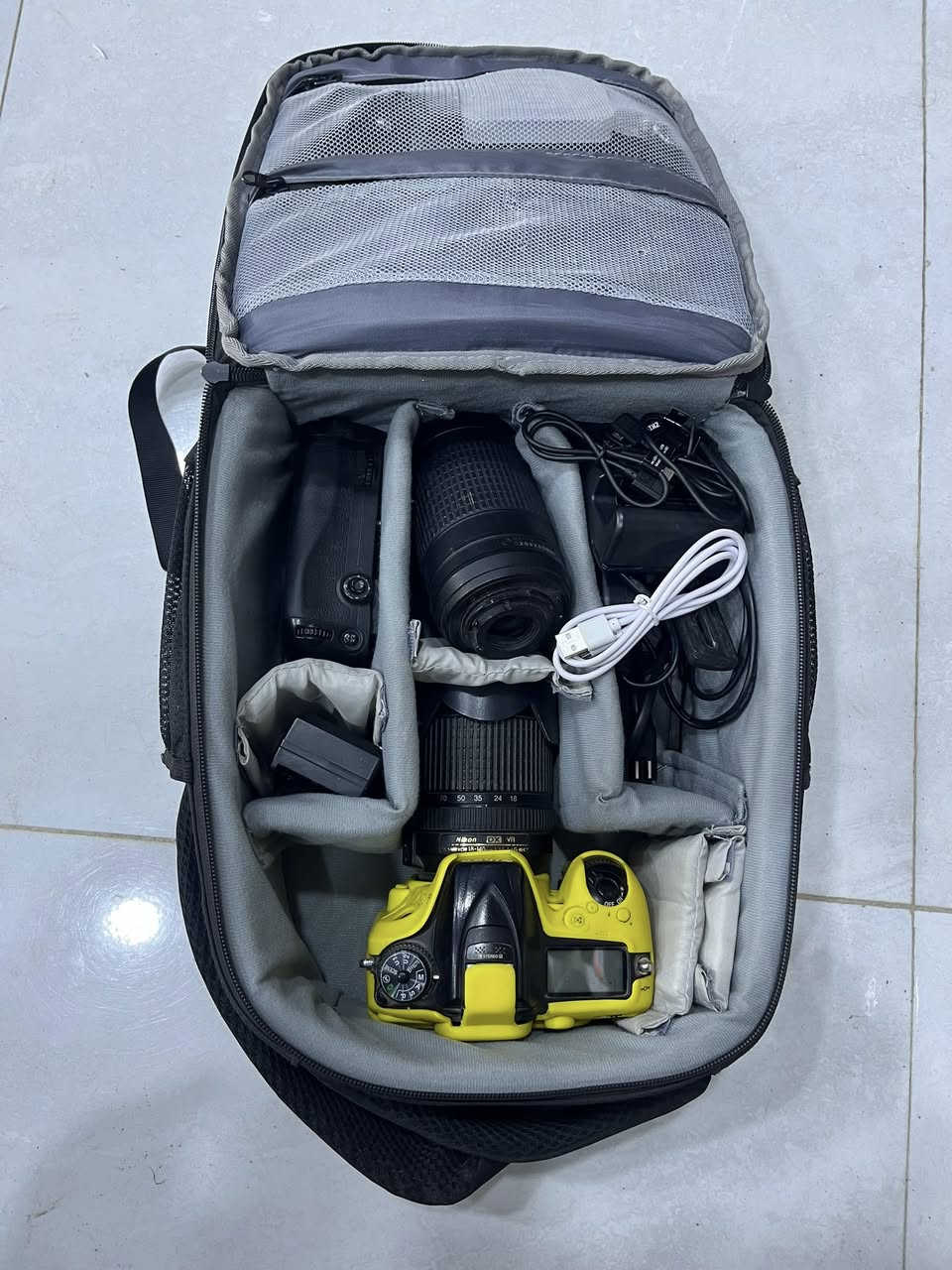 كامره نيكون 7200
كامره كلش نضيفه ستخدام شخصي
كامله مابيها اي نقص 
معا عدسه رياضيه70/300
بطاريات 2
شاحنه 
جنطه
جيلاتين 2
بلاجكتور معا بطاريات عدد 2
+
رونين WEEBILLمانع هتزار جديد ابيعك مستخدم كلش نضيف
+
ستاند ثلاثي مستخدم كلش قليل
+
استاند احادي
 
كامره مال كلش مرتبه ونضيفه
أبيع كل شقله بوحدها
للاستفسار ***********
مكاني بابل حله جبله
