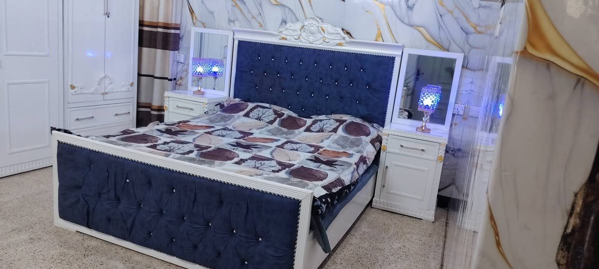 السلام عليكم  عيوني هاي غرفه نوم نضيفه ٪95 نضافتها خشب عراقي خالص صبغ حراري تركي الخشب  والشغل عراقي  للبيع مكاني موصل جانب الايمن شراي اتصل مو شراي فدوه لاتزعجني بكل كلام *********** بي واتساب 🤍
