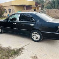 ملكه ففتي دكمتين  لون اسود الكشر شوف العين  السعر 25 وبيها مجال  07732...