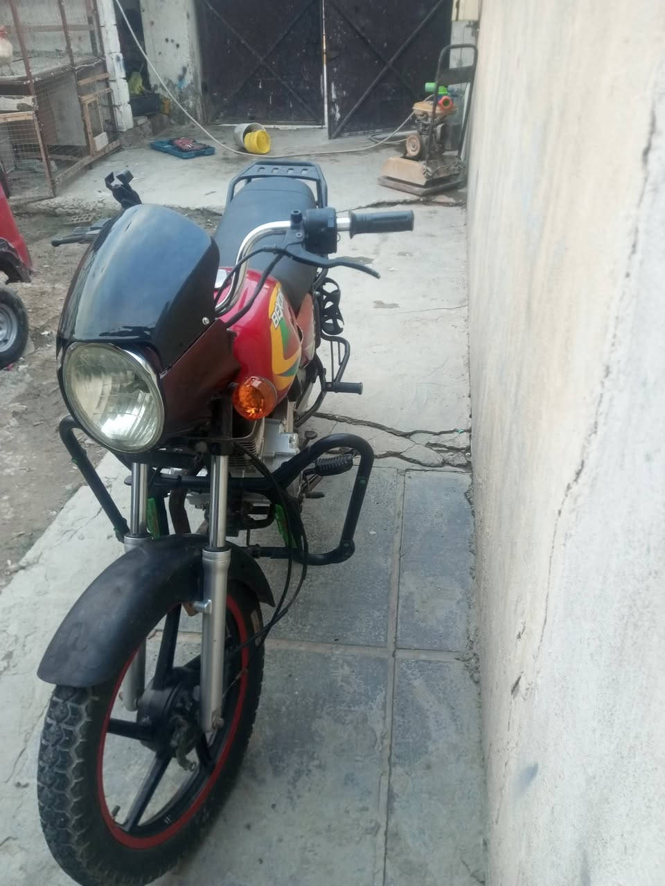 سلام عليكم بوكسر مديل 20 اوراق الدراجه طافيه ابيع كوم حديد ب300 مكاني بغداد ***********
