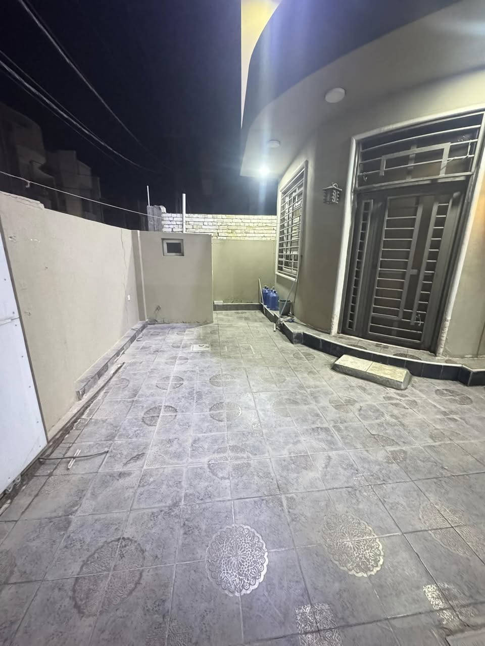 ⁨ 🏠.دار لبيع طابو زراعي سند 25 تقسيم حسين مارينا موقع مميز ارضية مرمر  📍 🏠

. ((((🏢🏢🏢🏢 🧿🧿🧿)))) ⭕

الموقع/ حي الصحة شارع مطعم ابو صفاء يبعد 130 م عن شارع حله بغداد 📍📍

 
المساحـــة الكليه / 185 الواجهة 9 عرض الشارع 8 تبليط 

التفاصيل // الطابق الارضي  غرفتة نوم صاله مطبخ صحيات عدد 2 هول كراج 

الطابق الثاني / غرفتين نوم صحيات بيتونه 
 

السعر :  ***********  محمد الجنابي المدهش للعقارات

 
 
  شوارع نظاميه  تتوافر كافة الخدمات ماء كهرباء تبليط 

للمزيـــــد من الاستفســــــار مراسلــة الصفحــة او زيارة #شركة المدهش للعقارات والمقاولات 📍📍 
الكائن في الحلــــة - شــــــــارع بغداد قرب مدينة العاب المدهش فرع مطعم ابو صفاء الاول فرع الجسر المشاة  او الاتصــــــال علــــى

 ☎️***********_*********** ☎️
 متوفــــــر واتساب
💢لمــــــن يــــــرغب فــــــي عــــــرض عقاره طابــــــو صــــــرف او زراعــــــي او تجــــــاري يرجــــــى مراســــــلتنا 💢
#شركة _المدهش للعقارات والمقاولات⁩
