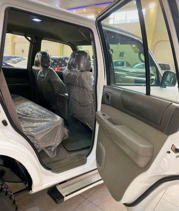 بەناوی خوای گەورەو میهرەبان 
شتی دانسقەم بۆ هێناون ماشاااللە خوای لێبێت 
نازدار و کەڵو نازەنین 
2002 سەقەر  
رەقەم سلێمانی  
ناوی لەحاسیبە نیە 
سەنەوی تا 2030 تازەیە بەناو خۆمانەوەیە 
کارتو بۆیاغینیە 
یەک تۆز سارد وەبان چاملغی سەکنەوەیە 
 سەیارەی ماڵەو هی مەعرەز نیە 
تەقیوی بەگیانیەوەنیە 
فەقت مەکینەی بۆ کاسکێت کراوەتۆ 
گشت گیانی بیلادیە 
شتکی دانسقەیە ماشااللە بوکە بوک 
دەبڵ ئەکسل ئکسل قرسو سوک گشت گیانی ئیشەکات 
شوێن خانەقین 
 ***********
