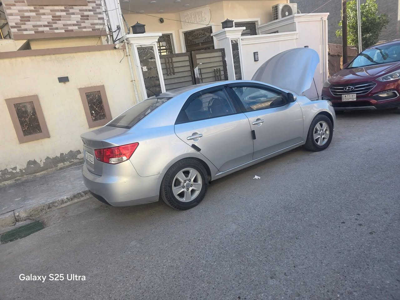 سيراتو خليجي ٢٠١٢  رقم بغداد للبيع سياره كل نقص مابيه كامله مابيه نقص لو برغي مكينه ما مفتوحه بلاديه موشيه  ١٤٩ كير وصدر وتخم تاير وتبريد ودفئه كهربائيات كله كامله بيهةصبغ قطعتين  جامبغ و باب خلف السايق  أثر شخط مو حادث شخط السياره مابيه أي حادث العنوان بغداد حي الجهاد مجاور مطار بغداد
 ***********
