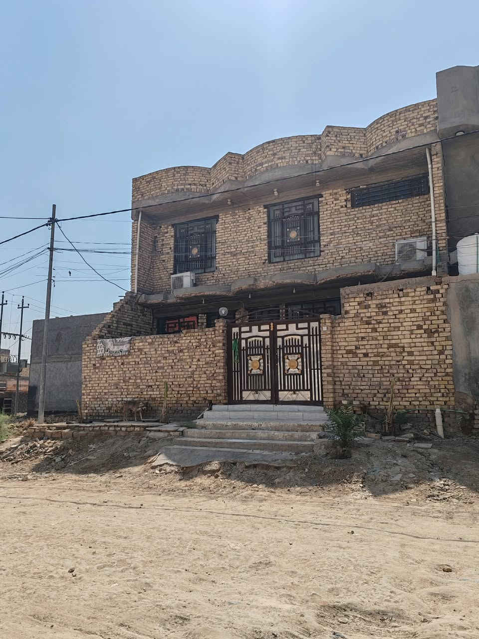 🏡 دار للبيع – الحولي طابقين قرب حلويات الشهد 
* **********************
📍 مقابل العلوية خديجة يبعد عن الحولي 30 متر ع شارع 15 متر 
▫️ المساحة: 160 متر
▫️ السند: طابو صرف
▫️ البناء: حديث – طابقان
➖➖➖➖➖
🔹 الطابق الأول:
▪️ غرفتين نوم
▪️ صالة استقبال
▪️ مجمع صحي داخلي
▪️ مجمع صحي خارجي
  ▪️مطبخ  حار وبارد 
➖➖➖➖➖
🔹 الطابق الثاني:
▪️ غرفتا نوم
▪️ صالة
▪️ مجمعات صحية
▪️ طارمة
➖➖➖➖➖
📞 للاستفسار: ***********
💰 السعر: مراسلة عبر واتساب أو ماسنجر فقط.
➖➖➖➖➖
📢 ملاحظة:
إذا كان لديك عقار للبيع، راسل الصفحة أو اتصل على الرقم الموجود في المنشور. @إشارة 
📲 تابعنا: ((ios_627 ع تك توك
