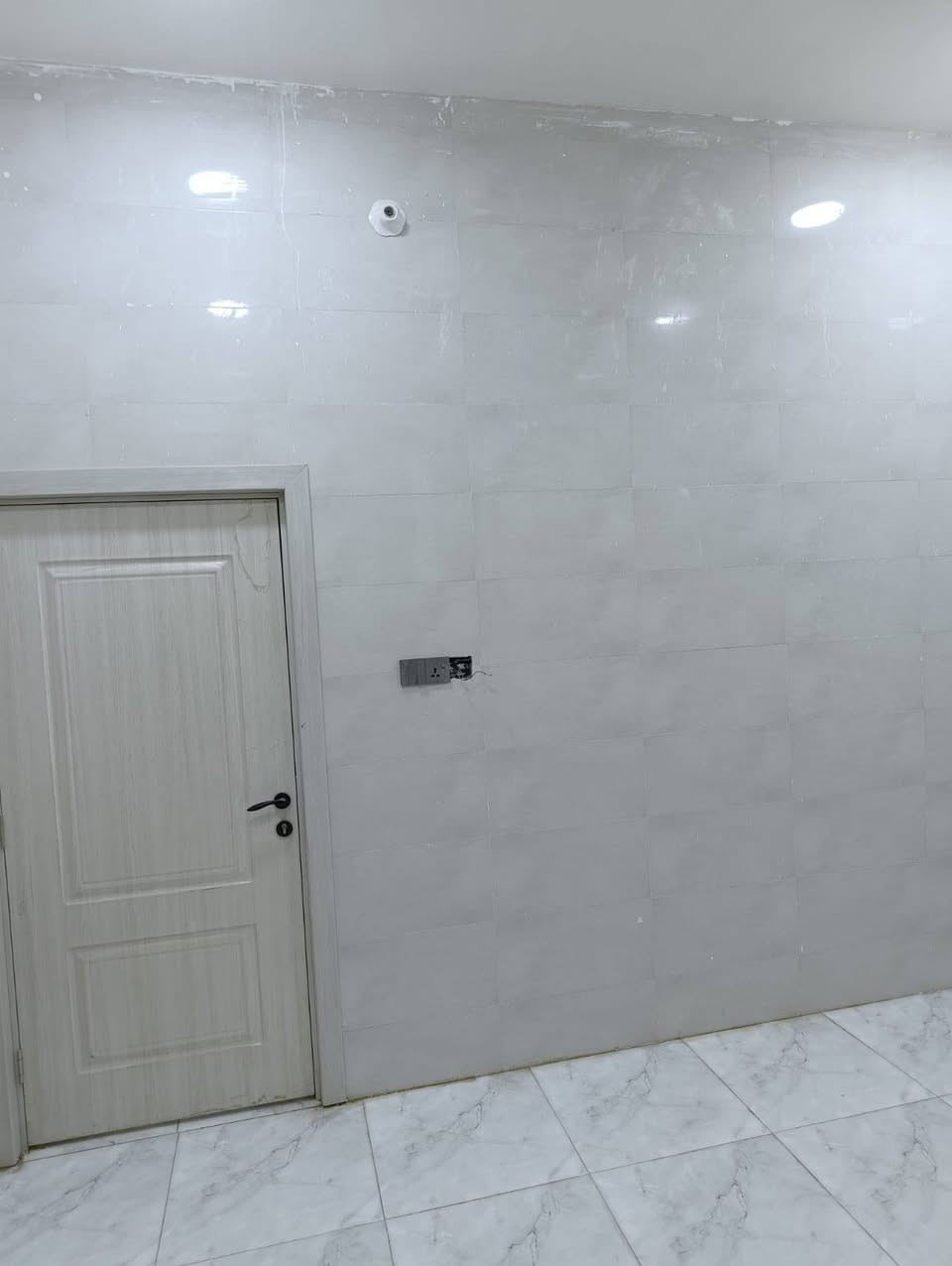 بيت للبيع بحي المالكي 
مساحته 100 م
السعر 100 
مكتب عقارات الاسياد 
بأدارة نور حبيب الزركاني 
📍 ناصريه لشموخ مقابل عمارات الشموخ 
***********
