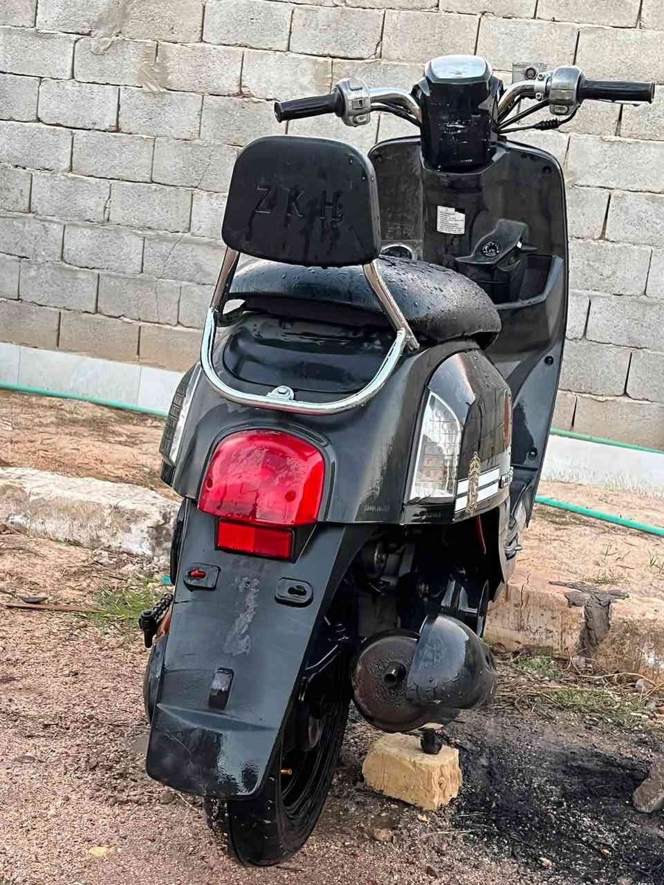 بوليسي برغي ما مفتوح من مكينه ب ٧٥٠وبيه مجال
***********
