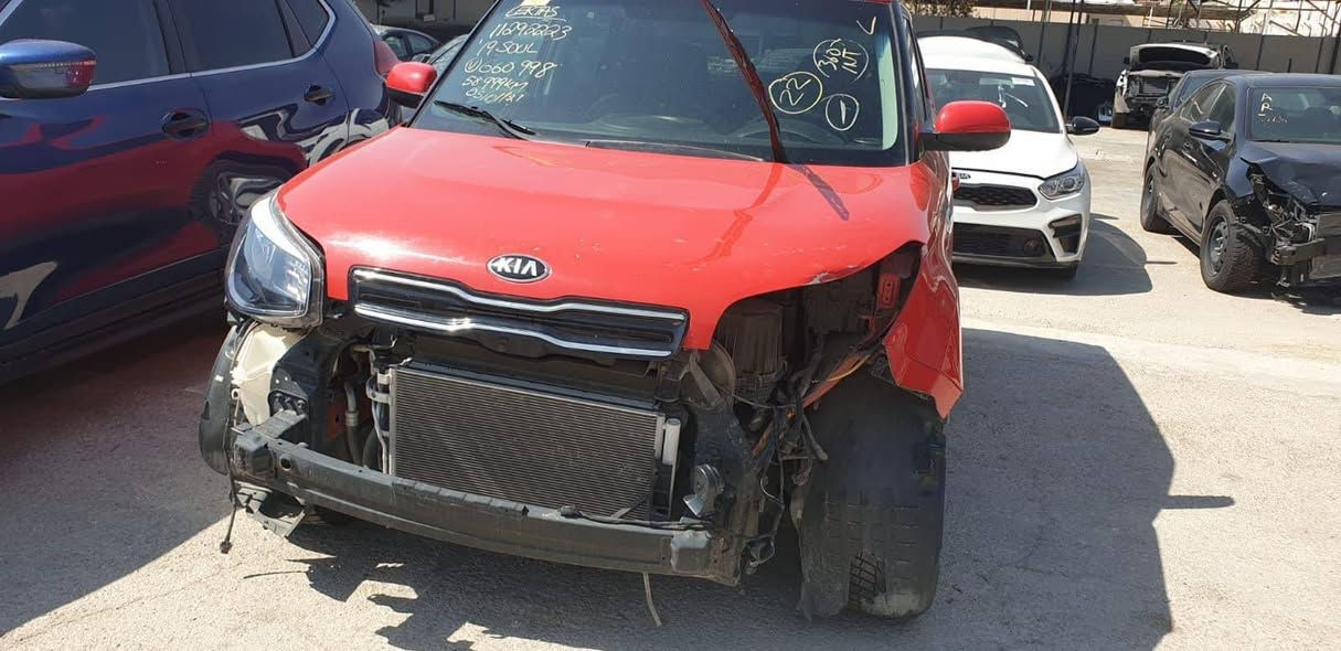 للبيع
صول 19 محرك 2000 
سونار وحادثه مبين بالصور.ضرر خارجي ففط بدون دواخل بدون ايرباك 
سعر 120 
كربلاء. 
بأسمي تحويل مباشر
***********
