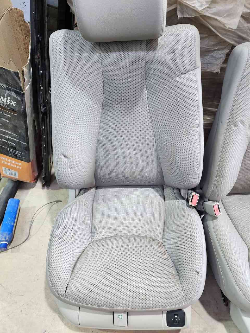 السلام عليكم ورحمة الله وبركاته 
غرفة مرسيدس غواصة 2005 W220
لون اوف وايت السعر 750 دولار 
العنوان النجف الاشرف طريق بغداد قرب جسر الإمام علي مجاور مجمع غيث الشمري 
حسنين الخرسان ***********
