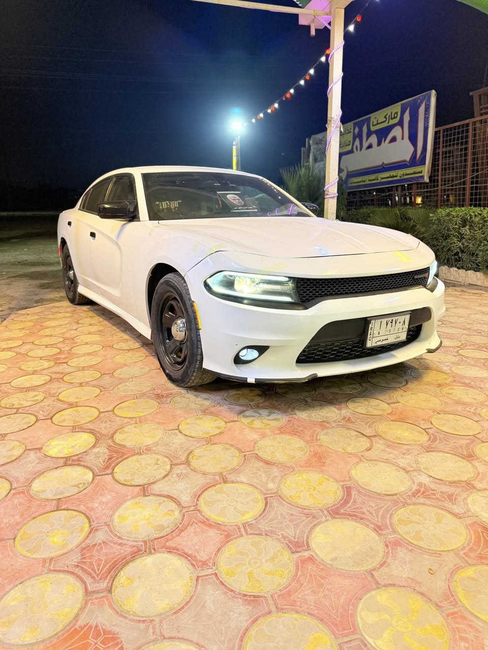 السلام عليكم جارجر ١٦ للبيع  بيه جاملغ بارد وبنيد بدل فول مواصفات عد الفتحه  رقم بابل  سياره ماشيه ١٠٥السعر ١٨٥وبيه مجال رقم الهاتف ***********
