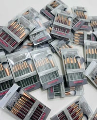 مجموعة فرش • شعيرات ناعمة • ما تتساقط