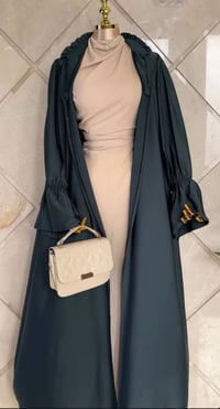 عبايات اماراتية • تفصيل حسب الطلب • انستغرام