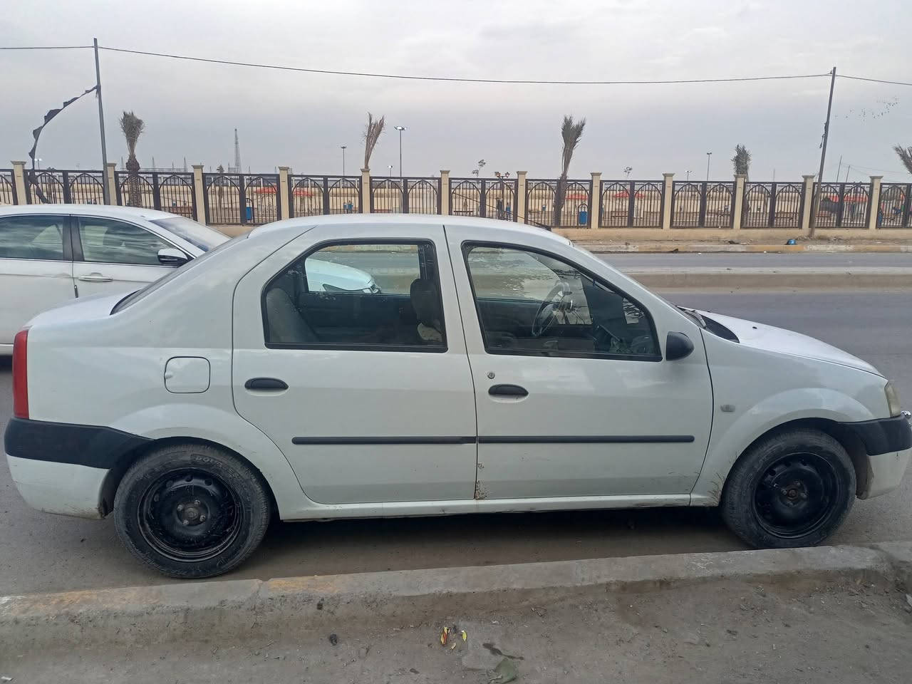 سلام عليكم  لوكان موديل 13 سيارة حلوة مال بيت استخدام شخصي   باور استيرن  محرك كير مكفولات كهرباىيات كولهة شغالة تبريد شغال ثلج  تدفىة. شغالة تخم تاير جديد باتري جديد السيارة  مكفوله من صبغ  كشنات او أرضية او جنطة امدوشمة   58 بيهة مجال فليل استفسار أكثر *********** رقمهة بغداد مكانه بغداد تحويل مباشر بسمي
