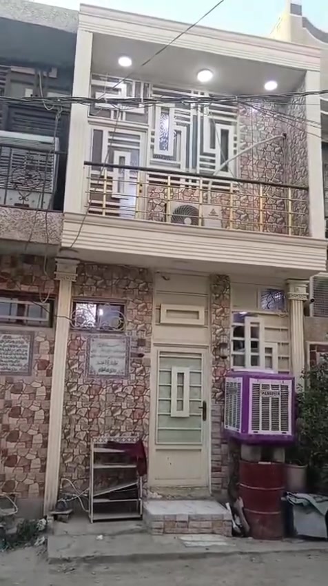 بيت للبيع 50 متر  بحي الزهور يبعد عن الإمام ربع ساعه للاستفسار على الرقم التالي،.  ***********
