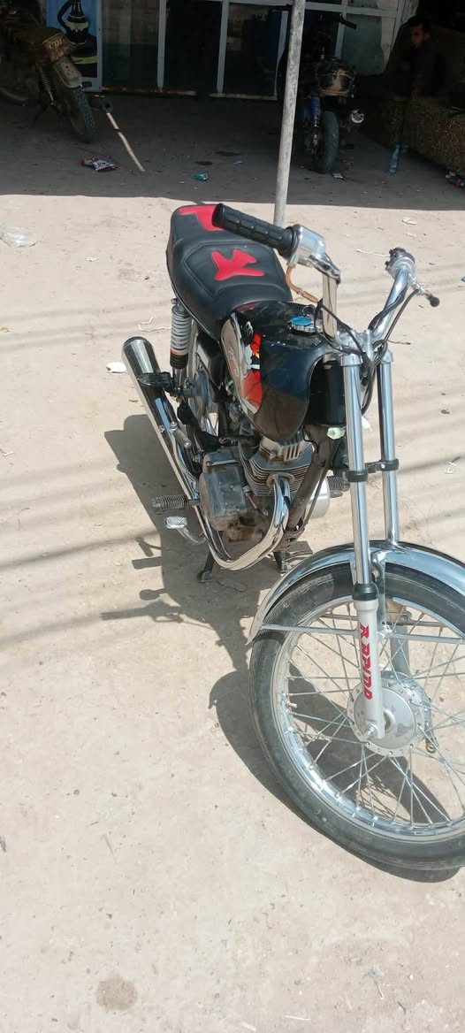 للبيع ٤٠٠وبيهاا مجال دراجه تعمير جديد صارله سبوع مكينه ارشه ٢٠


**إذا كنت صاحب هذا الإعلان وتريد حذفه لأي سبب، رجاءا أرسل رسالة إلى الدعم الفني**