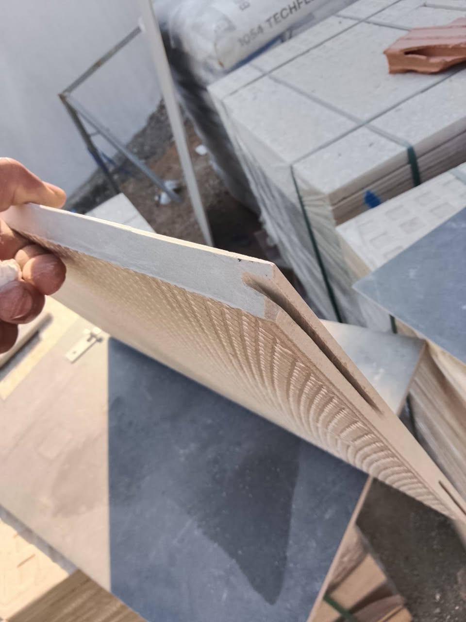 سلام عليكم خلفه سراميك مرمر متواجر حالين مثفرغ شغل وزن اليزر فور العمل نشتغل انواع التطبيك رقم الهاتف عبدالله ***********
***********
