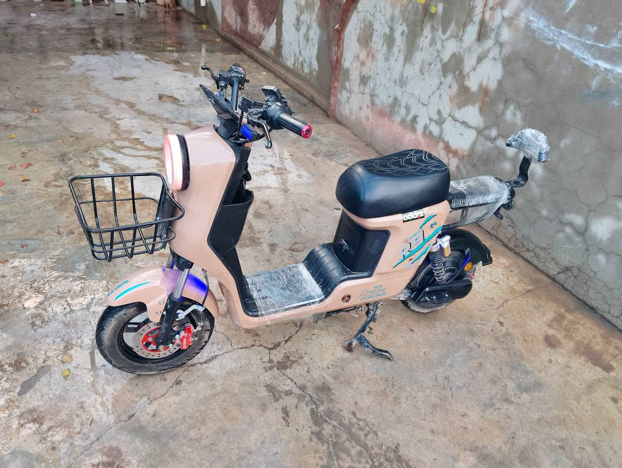 بايسكل شحن لبيع
سعر 400بي مجال 

نوعي R9

موديل 2025

5بطاريات دبل 

عند نضام بك 

 أربع نمر سرعته 109

لأيت كدام شغال ناصي كالي 

نشرات شغال 

اشاير شغال 

بلوتوث شغال 

اي عيب مابي 

رقم ***********

مكان كركوك
