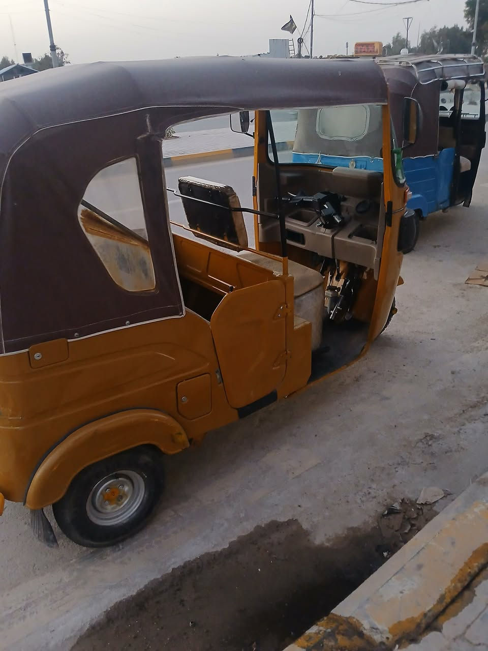 تكتك للبيع 21 رقم واسط لوحات نكليزي مكاني واسط الكوت ***********
