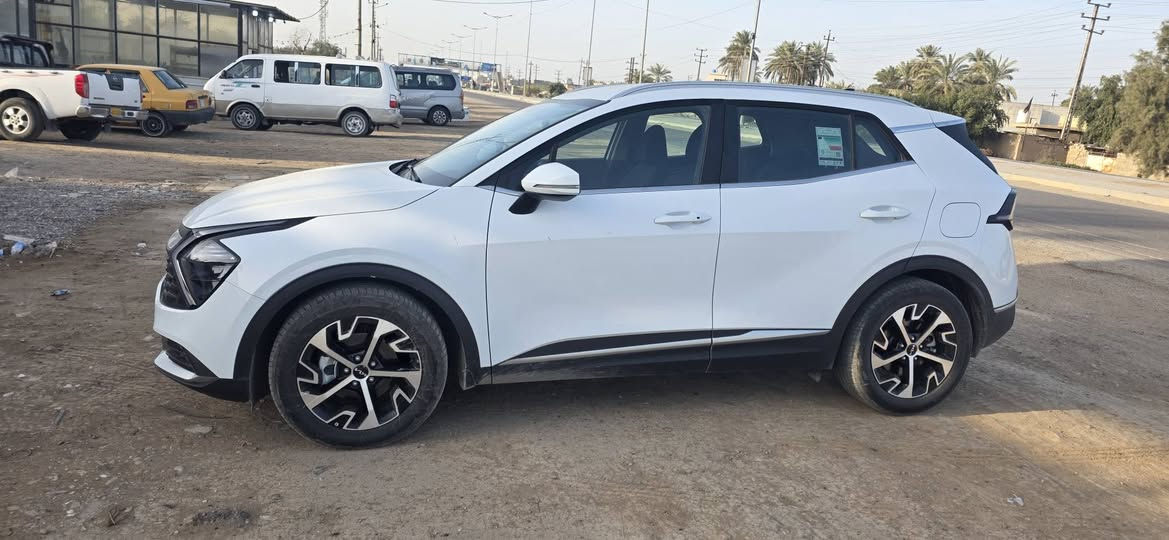 سلام عليكم سبورتج 2025
مكفوله كفاله عامه ماشيه ٢٣ الف  مواصفات عاديه 
سعر ٢٣٠. ***********
