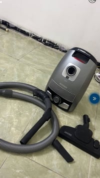 مكنسة كهربائية • 25 قطعة