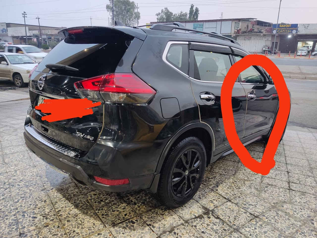 للبيع نيسان روج 2017 SV AWD - لون اسود مواصفات مميزة (رقم أربيل)
​سيارة عائلية بامتياز، مجهزة بكافة أنظمة الأمان والراحة، مع إضافات تقنية وميكانيكية تجعلها أفضل خيار في السوق.
​✅ أبرز المواصفات:
​الموديل: 2017 (الفيس ليفت المحدث).
​الفئة: SV - نظام دفع كلي مستمر (AWD).
​اللون: أسود ملكي مميز.
​ناقل الحركة (الجير): مبدل بـ "كير موديل 2021 جديد" (أداء أفضل واعتمادية تامة). السيارة ماشية 192000كم 
​الشاشة: تم تركيب شاشة ذكية نوع (Tiger) متطورة، مع العلم أن الشاشة الأصلية موجودة وشغالة 100%.
​الرقم: أربيل (لوحات نظامية).
​✨ المواصفات التقنية والداخلية:
​أنظمة الرادار: رادار تصادم أمامي (تنبيه وفرملة) + رادار النقاط العمياء + رادار التنبيه عند الرجوع.
​التدفئة: كشنات (مقاعد) أمامية مدفأة بنظام التدفئة السريعة.
​الراحة: تشغيل عن بعد، بصمة أبواب وتشغيل، كرسي السائق كهرباء، مكيف لمس منفصل.
​🛠️ حالة البدي (للأمانة والثقة):
السيارة بحالة ممتازة وجاهزة، مع التوضيحات التالية:
​باب السكن : مصبوغ (صبغ نظيف جداً).
​الباب خلف السكن: مبدل (أصلي بلادي نفس اللون) بدون فرق في الصبغ.
​💰 السعر المطلوب:
14,500 دولار (145 ورقة).
​📍 الموقع: الموصل
📞 للتواصل والاستفسار: *********** (متوفر واتساب) موصل, نينوى
