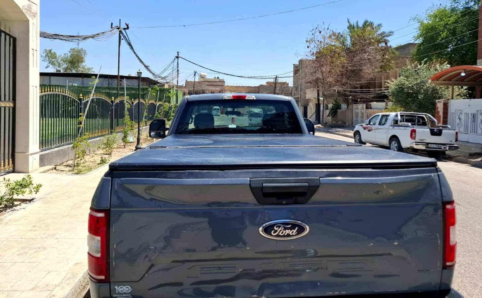 للبيع فورد F150 لون اسمنتي رقم بغداد باسمي ماشية ٢٩ الف  تك باب السيارة جديدة مشيها حالها حال الزيرو حادث كلش بسيط باللايت الايمن ومابيها صبغ بس بارد بخشم الجاملع الايمن مال حادث وبيها بارد خفيف بالبنيد وبالباب مال بدي الخلفي ... رقم الشاصي مرفع بالصور مع سنوية السيارة سعرها ١٥٥ ورقة ... مكانها بغداد حي الاعلام للاستفسار 009647733733771 ابو حسن والرقم بيه واتساب


**إذا كنت صاحب هذا الإعلان وتريد حذفه لأي سبب، رجاءا أرسل رسالة إلى الدعم الفني**